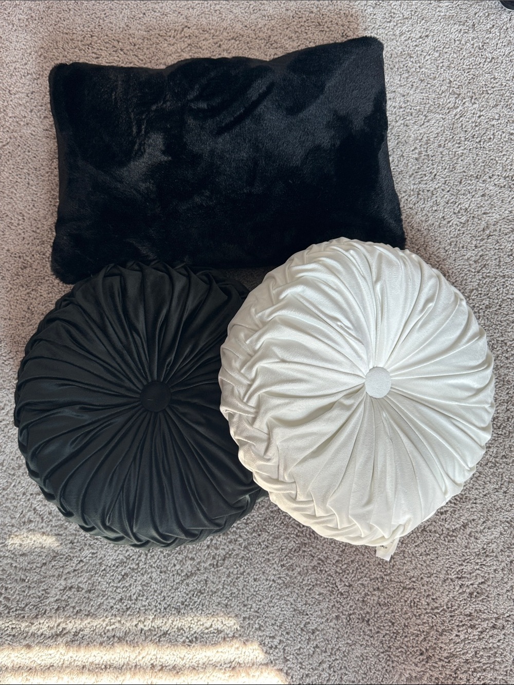 Decorative Round Pleated Throw Pillow Set - Black and White